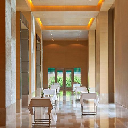 Radisson Blu Hotel Αμριτσάρ Εσωτερικό φωτογραφία The restaurant at the hotel