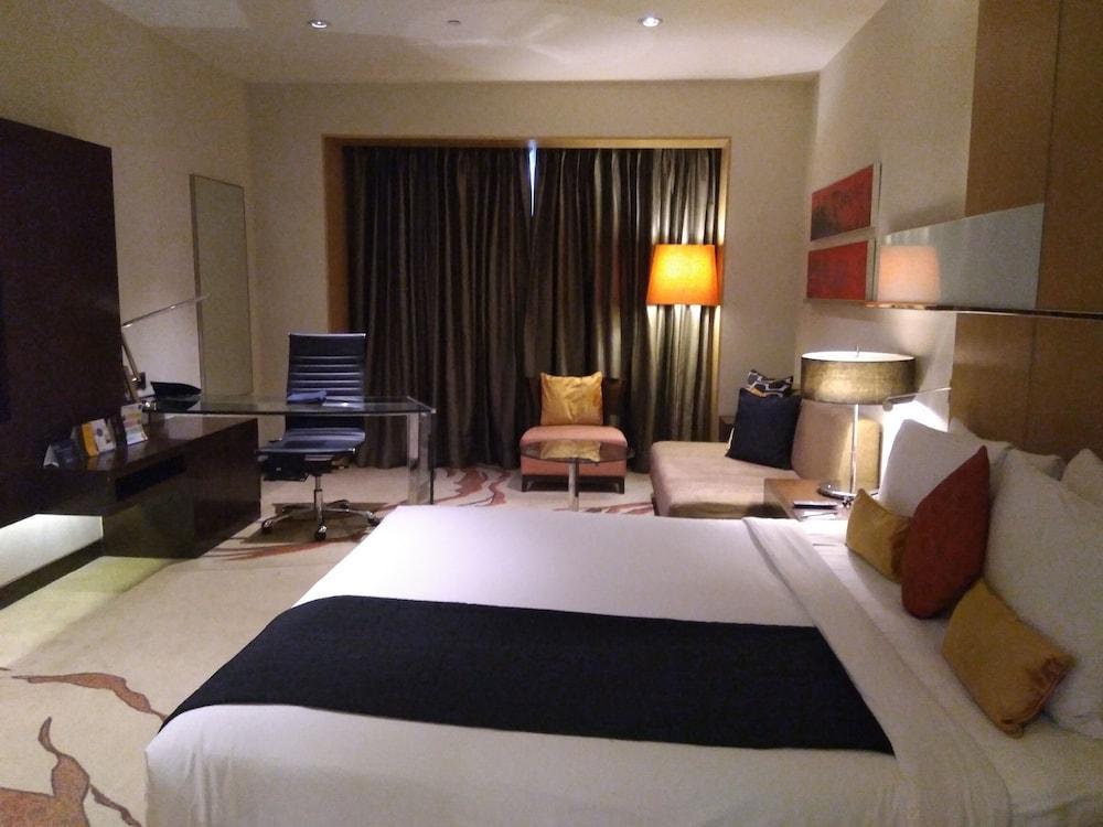 Radisson Blu Hotel Αμριτσάρ Εξωτερικό φωτογραφία A room at the hotel