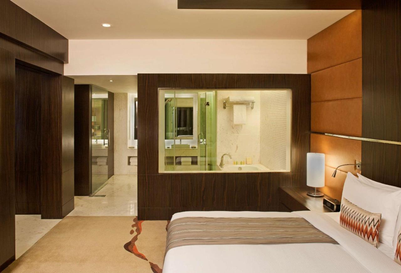 Radisson Blu Hotel Αμριτσάρ Εξωτερικό φωτογραφία A room at the Taj Bengal