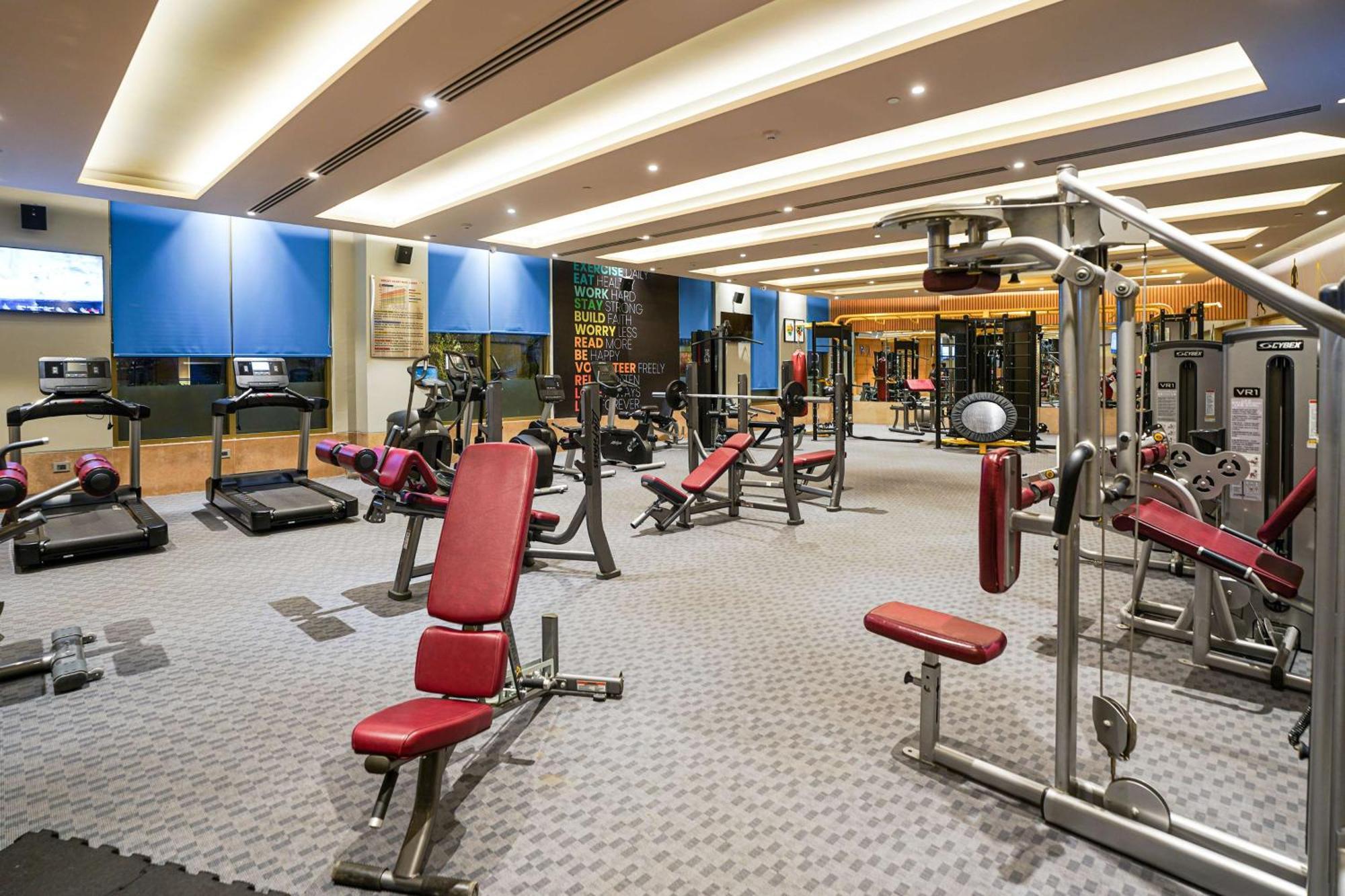 Radisson Blu Hotel Αμριτσάρ Εξωτερικό φωτογραφία The gym at the hotel