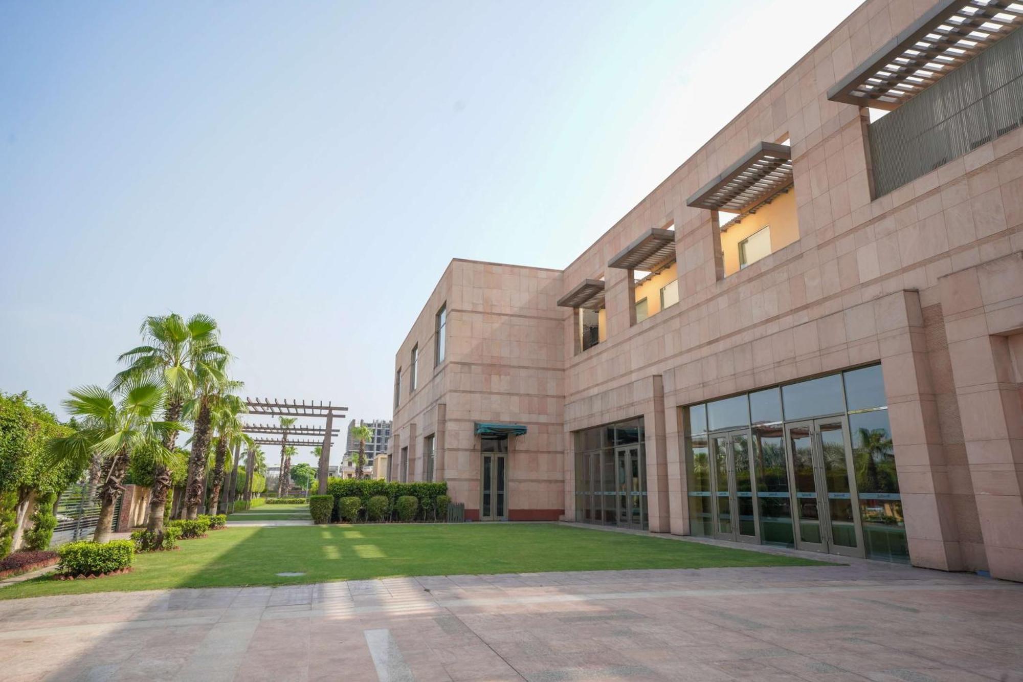 Radisson Blu Hotel Αμριτσάρ Εξωτερικό φωτογραφία Library
